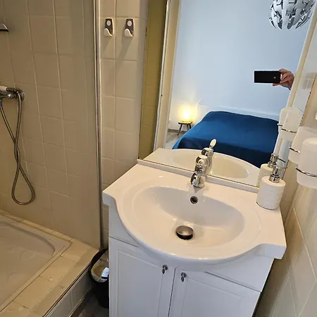 Appartement Royan: Charmant T3 Avec Mezzanine, Jardin Et Terrasse, Pres Des Commodites - Fr-1-71-102 *