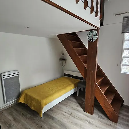 Royan: Charmant T3 Avec Mezzanine, Jardin Et Terrasse, Pres Des Commodites - Fr-1-71-102 *